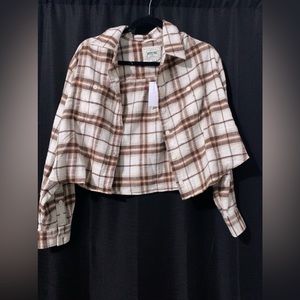 American Eagle cropped flannel. Brand new with tags!